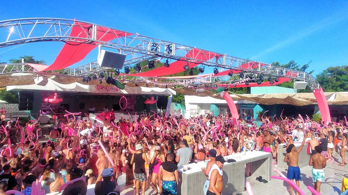 RIU Party the wildest pool parties you will find in Punta Cana